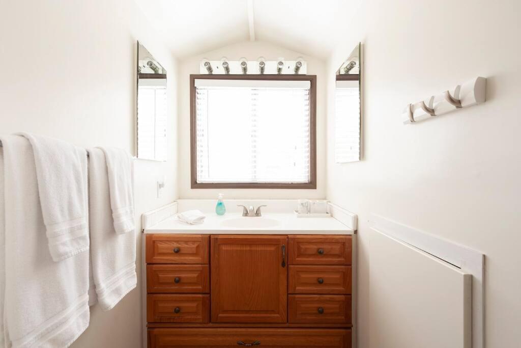 30 Pct Off!! Limited Time! Malibu Serene Cottage With King Bed, Near Beach & Hiking Trails & Central Malibu Eksteriør bilde